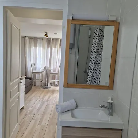 A Avec Terrasse Privee, Parking Et Climatisation Payants Apartmán *