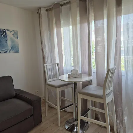 A Avec Terrasse Privee, Parking Et Climatisation Payants Bagneux (Hauts-de-Seine)